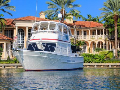 Classic Trawler perfect for the Miami waters