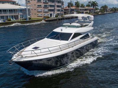 Luxury & Comfort on Water – 55′ Italian Fly Bridge